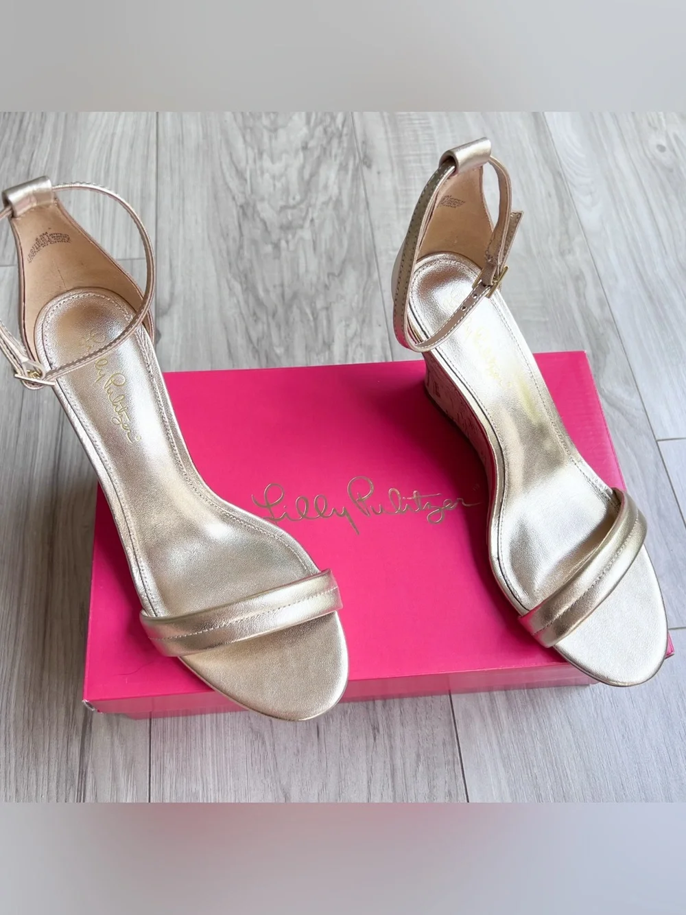 Lilly Pulitzer Jenna Wedge Sandals — Gold Metallic, Size 8.5